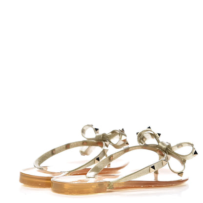 Valentino Garavani PVC Jelly Glitter Rockstud Bow Thong Sandals 35 Oro 4 of 9