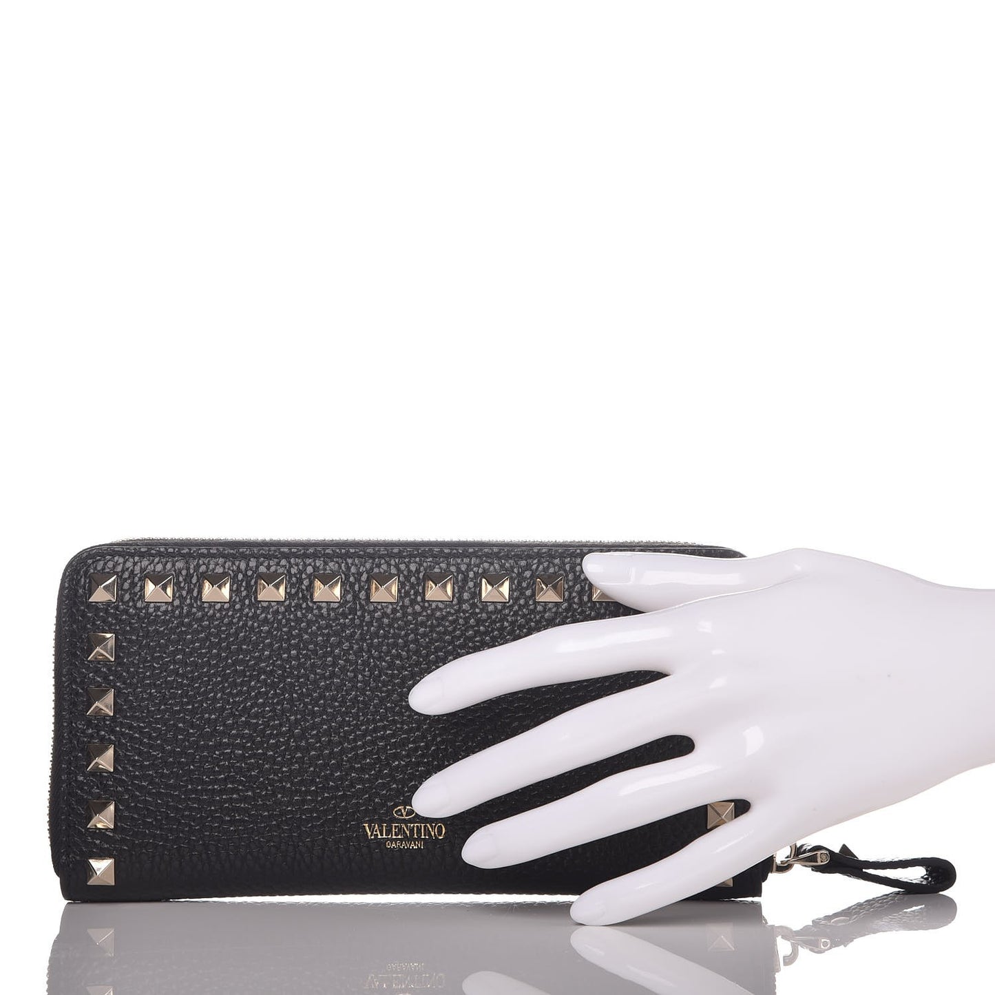 Pebbled Calfskin Rockstud Zip Around Wallet Black