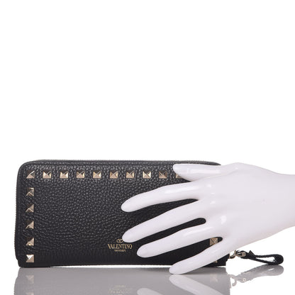 Valentino Garavani Pebbled Calfskin Rockstud Zip Around Wallet Black 2 of 8