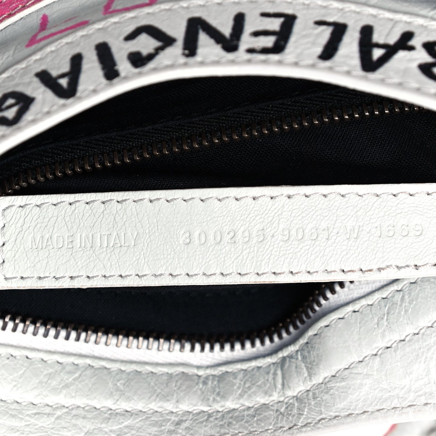 Agneau Graffiti All Over Classic Hardware Mini City White Multicolor
