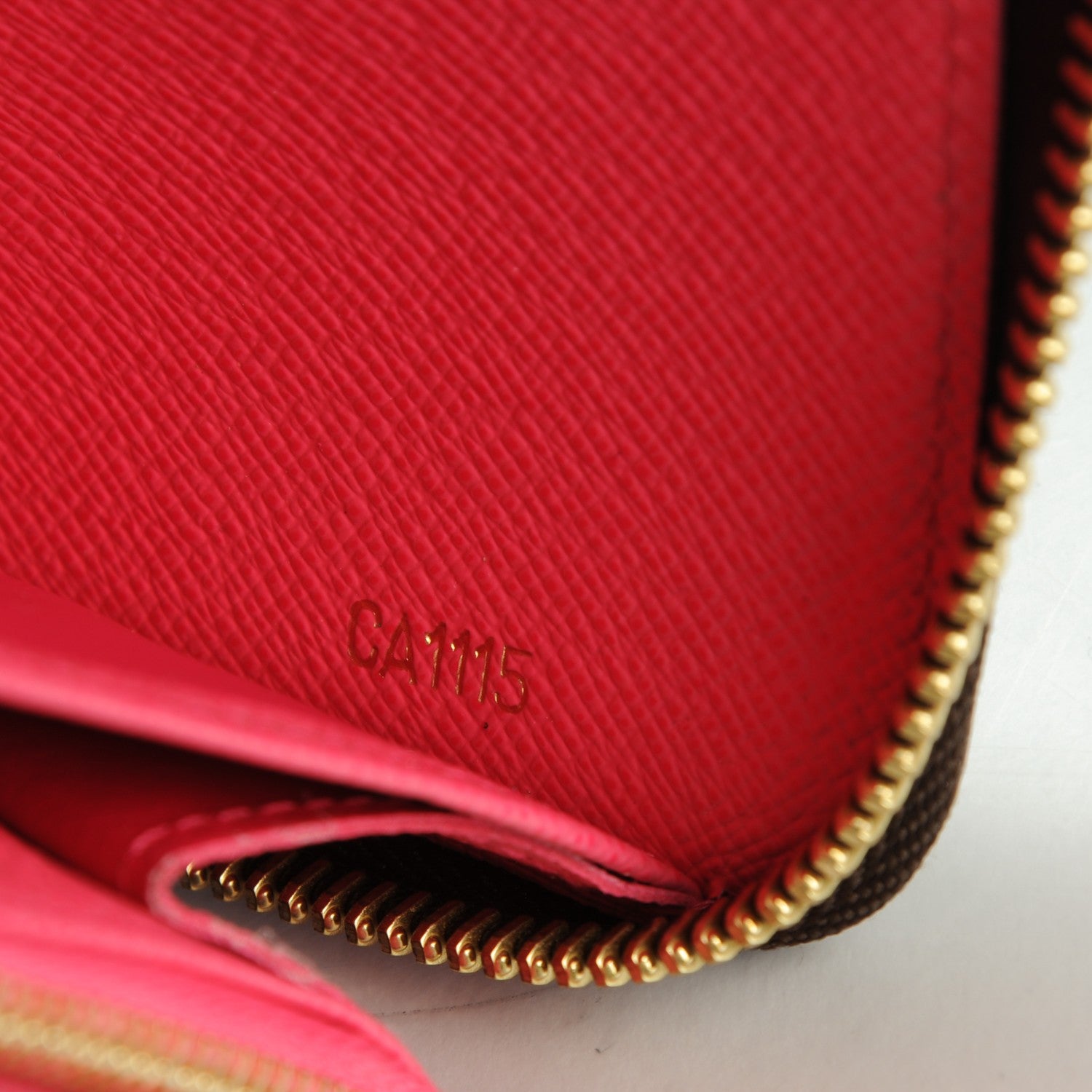 Louis Vuitton Monogram V Zippy Wallet Grenade 7 of 9