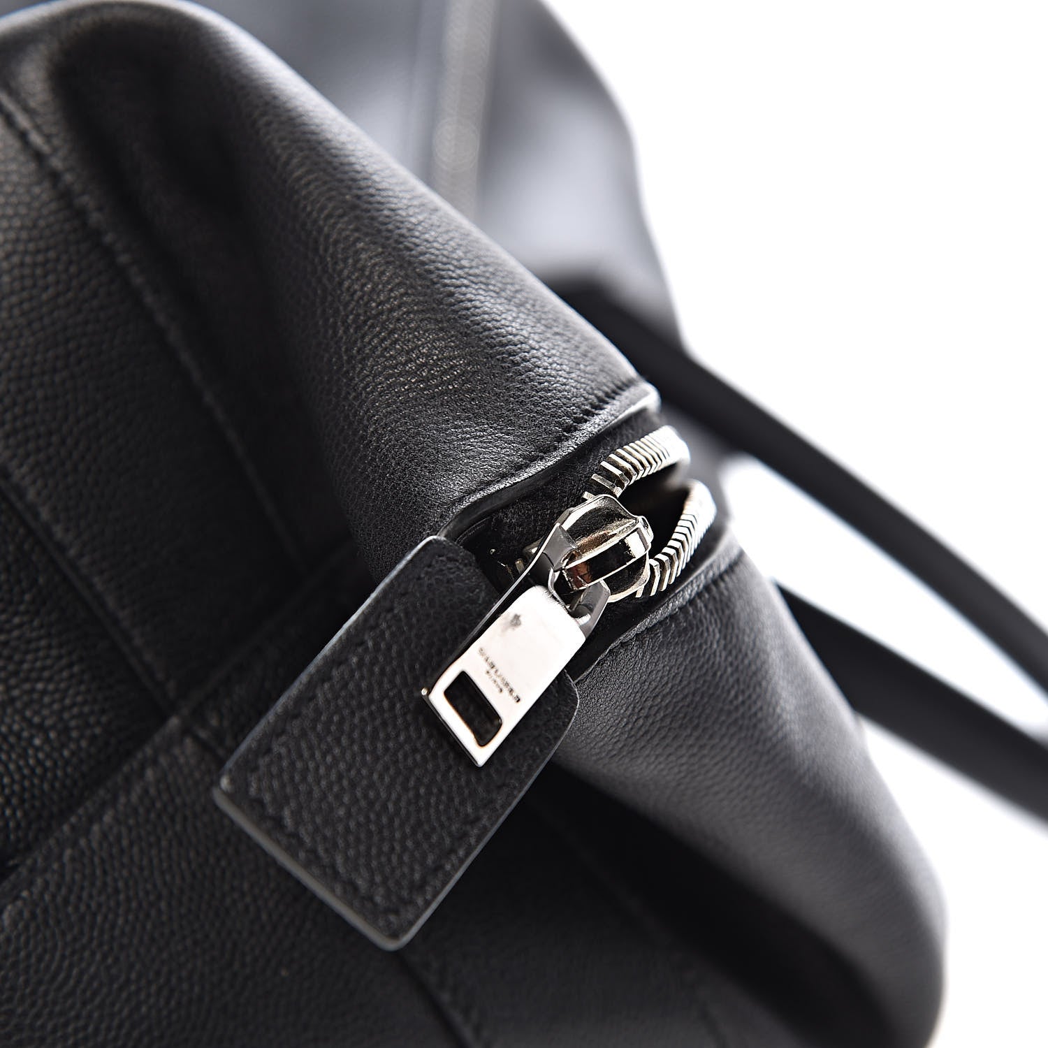 Saint Laurent Grain De Poudre Classic Duffle 24 Black 8 of 15