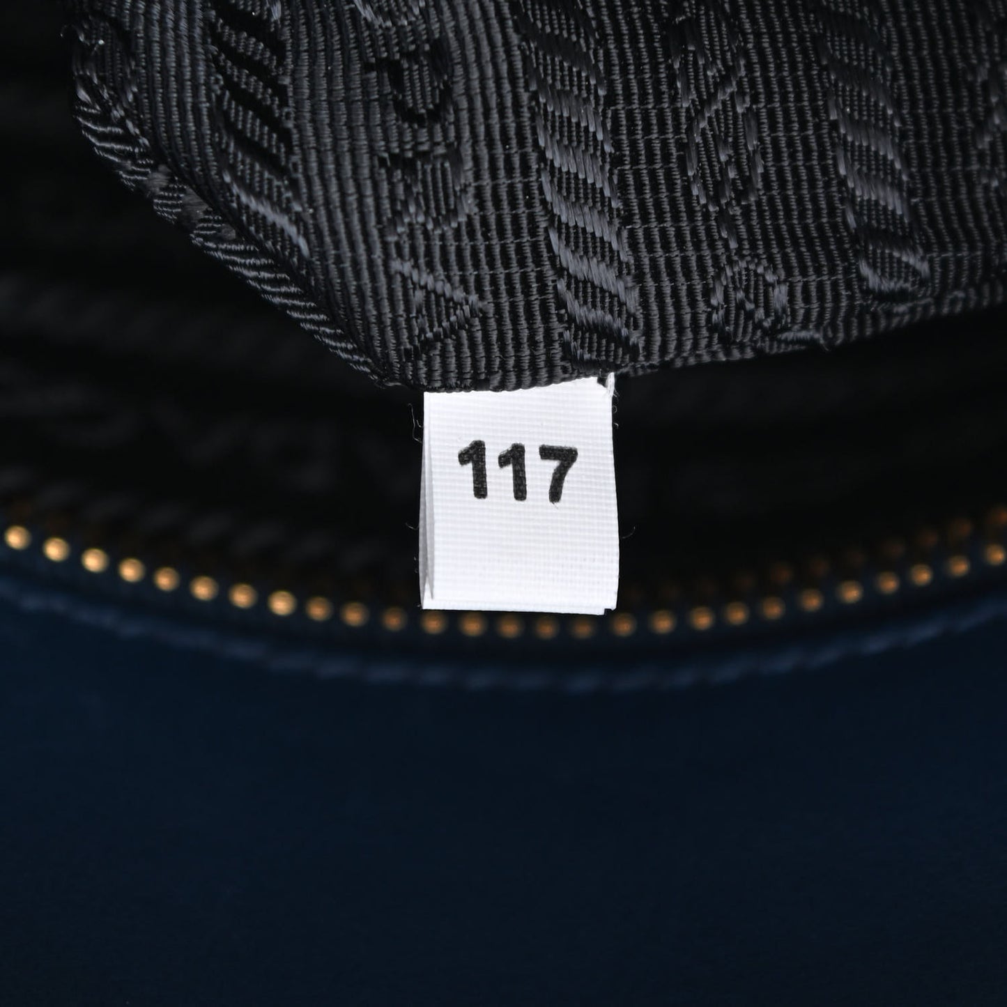 Saffiano City Calfskin Medium Esplanade Bleuette