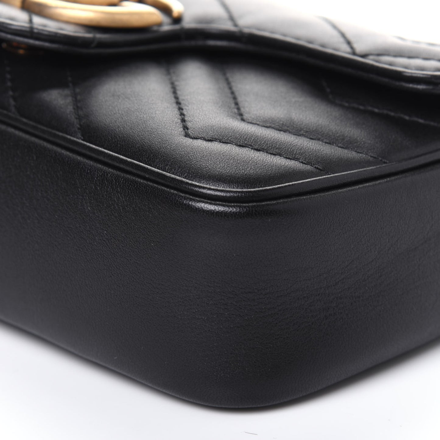 Calfskin Matelasse Super Mini GG Marmont Shoulder Bag Black