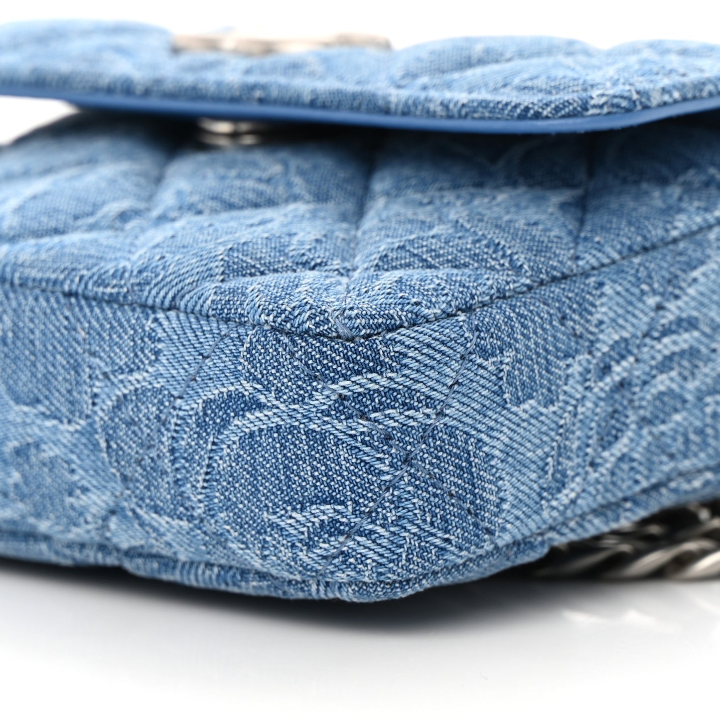 Denim Quilted Camellia Sweetheart Clutch With Chain Blue