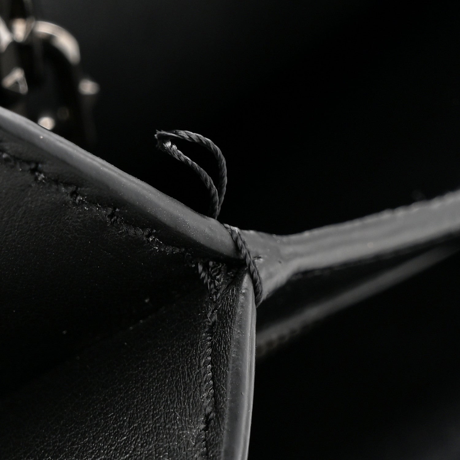 Valentino Garavani Vitello B-Rockstud Flap Black 10 of 11