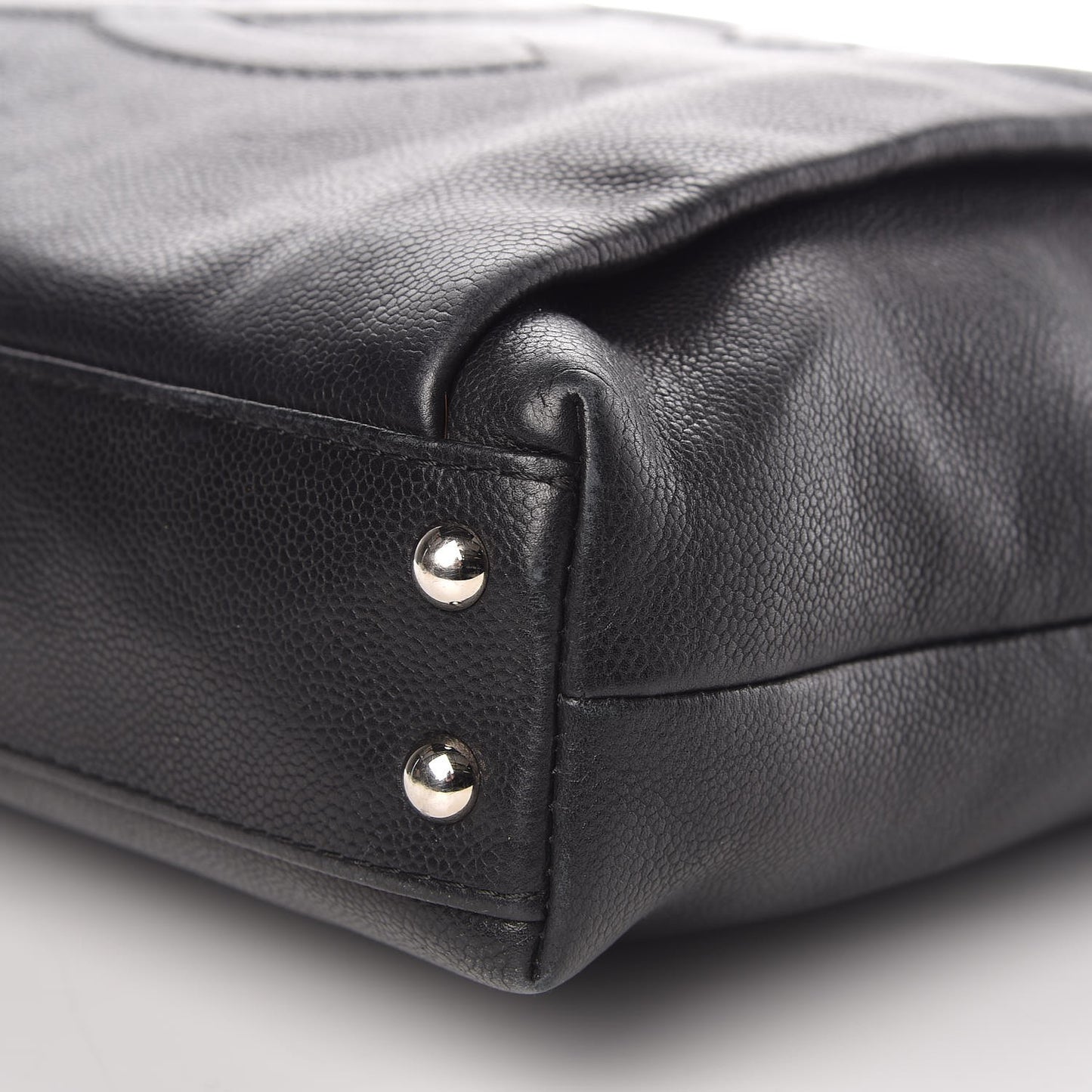 Caviar Large CC Tuck Tote Black