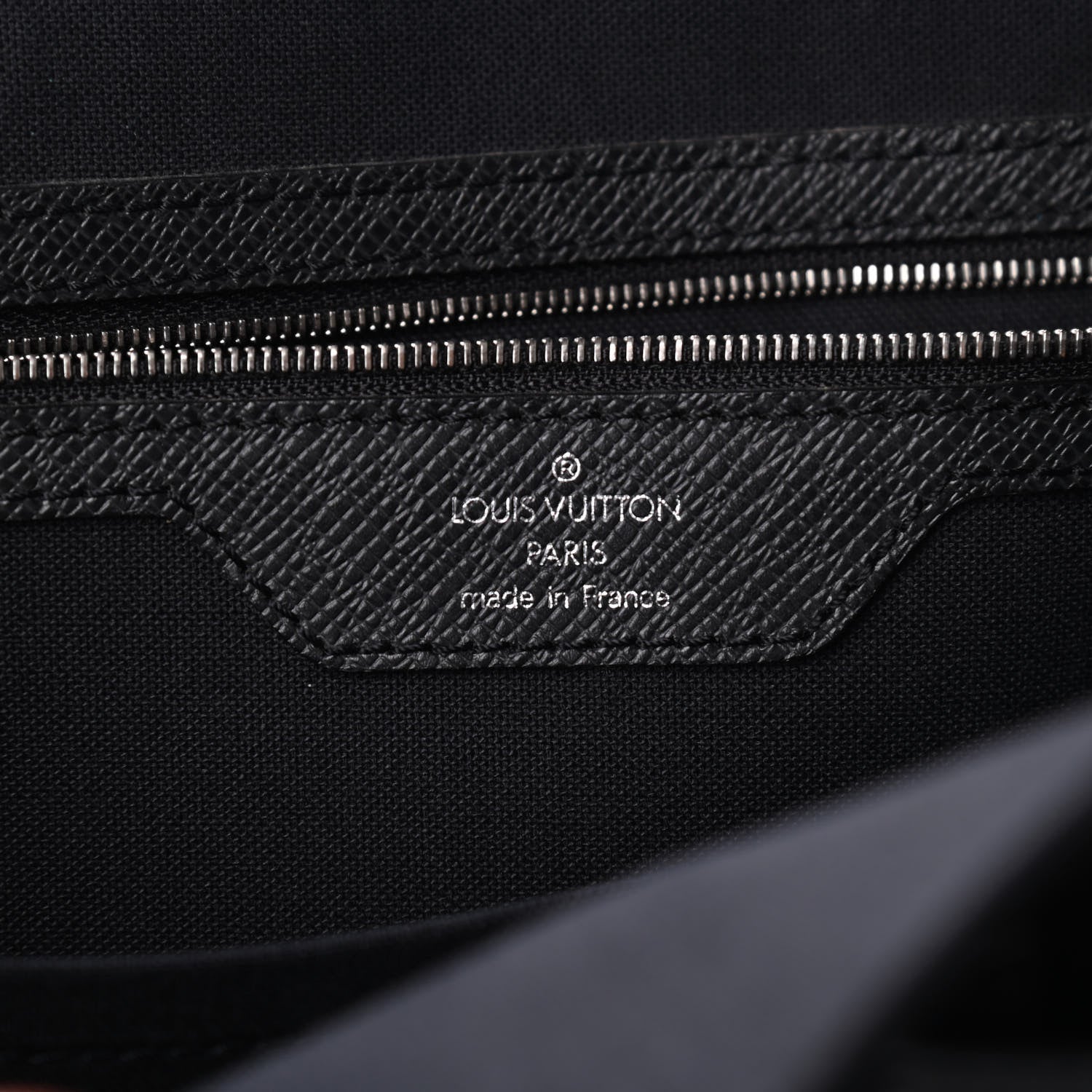 Louis Vuitton Taiga Alexei Messenger Ardoise 6 of 10