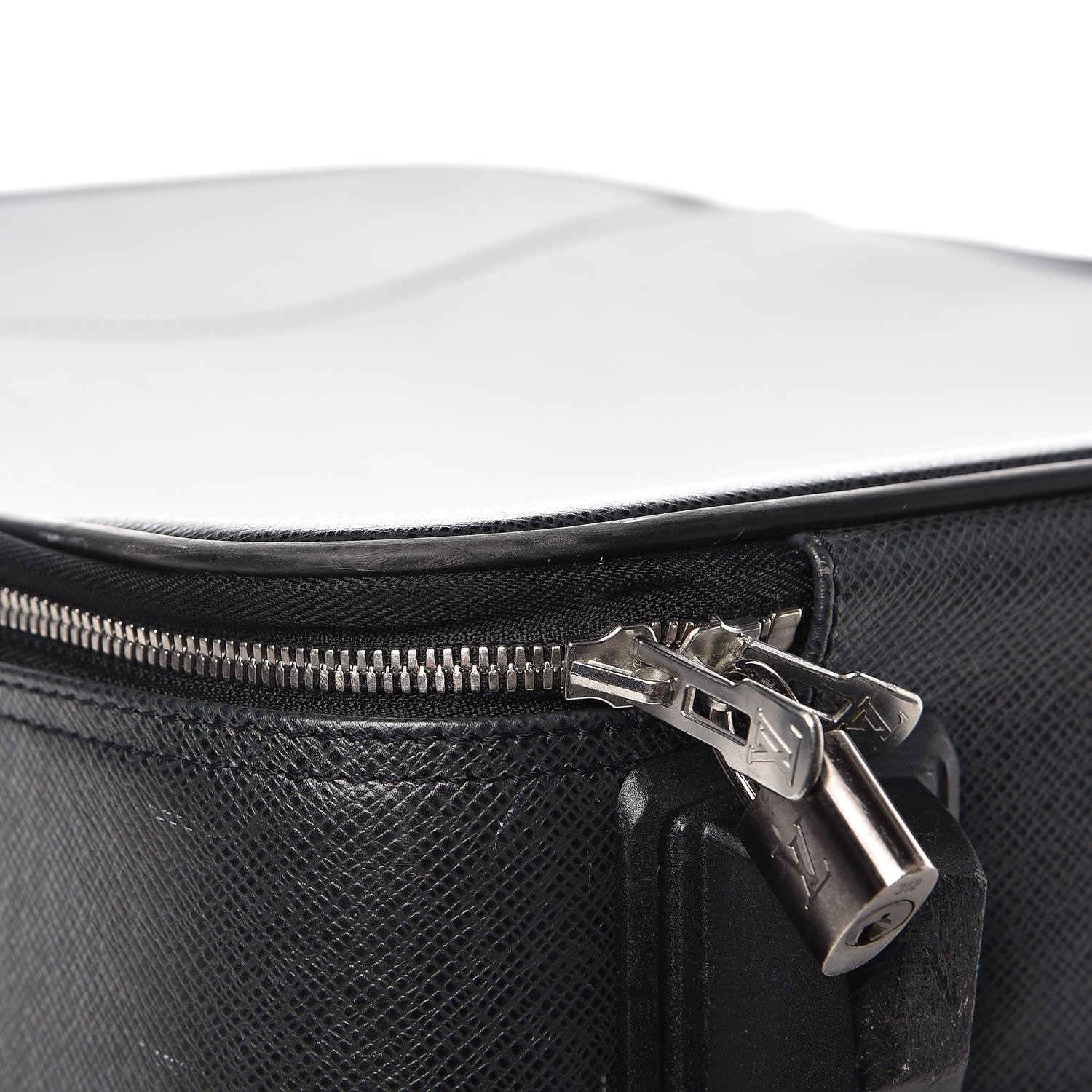 Louis Vuitton Taiga Pegase 45 Ardoise 16 of 18
