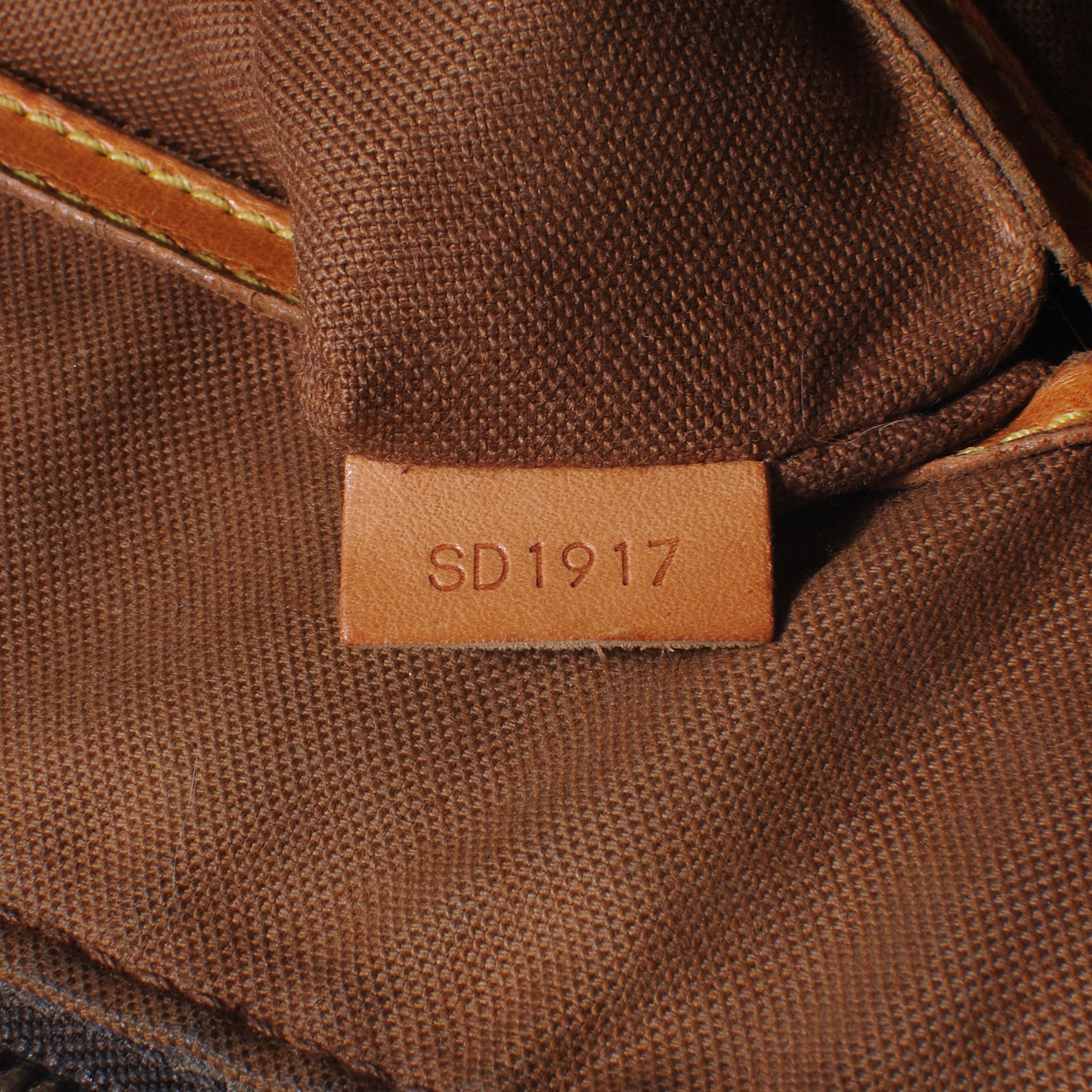 Louis Vuitton Monogram Alma 7 of 8