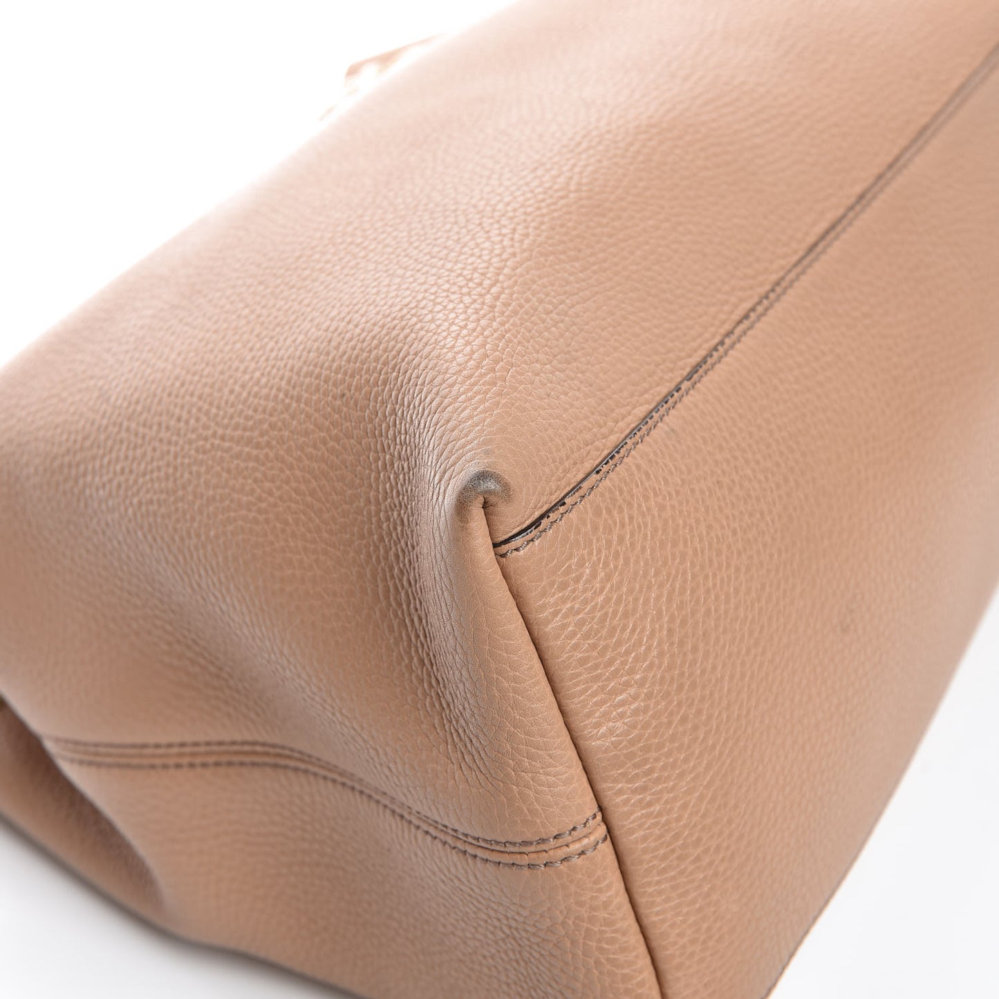 Pebbled Calfskin Medium Soho Chain Shoulder Bag Rose Beige