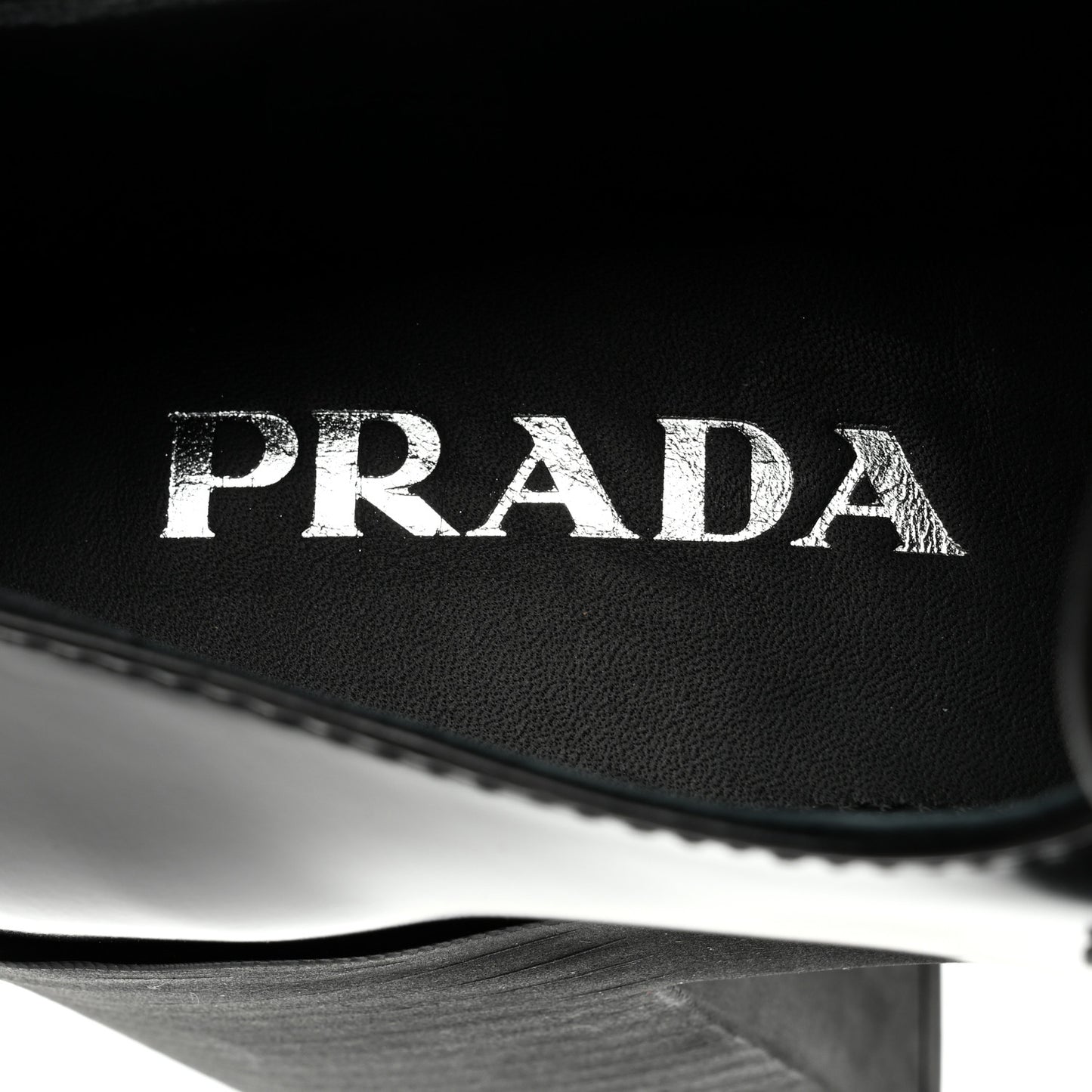 Spazzolato Metal Triangle Logo 85mm Loafers 38 Black