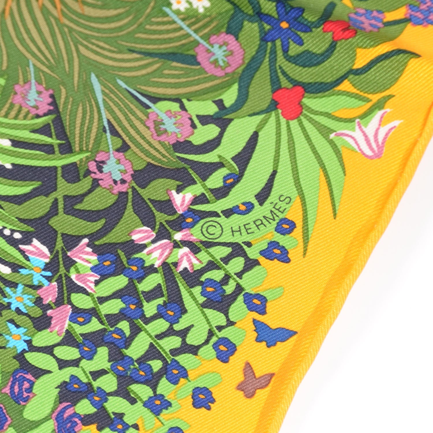 Hermes Silk Dans Un Jardin Anglais Scarf 90 Juane D Or Vert Bleu 4 of 5
