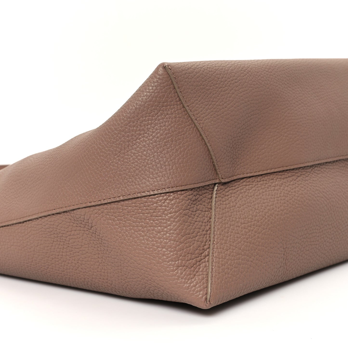 Pebbled Calfskin Everyday Cabas Biscotto