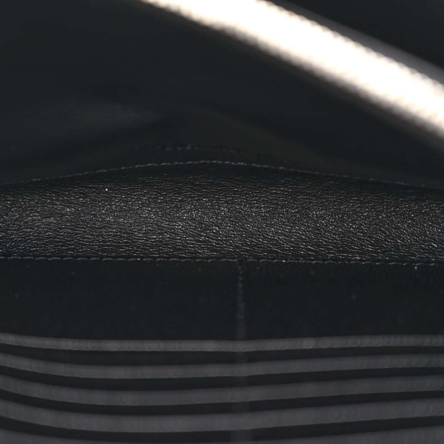 Saint Laurent Grain De Poudre Matelasse Chevron Monogram Chain Wallet Black 6 of 15