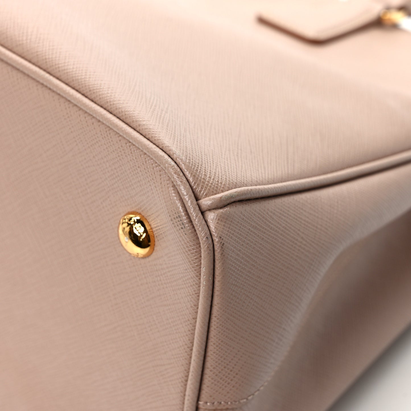 Saffiano Medium Tote Cammeo