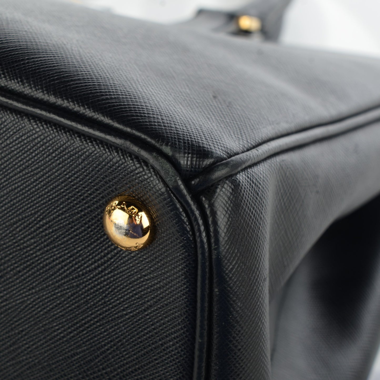 Saffiano Lux Medium Double Zip Tote Nero Black