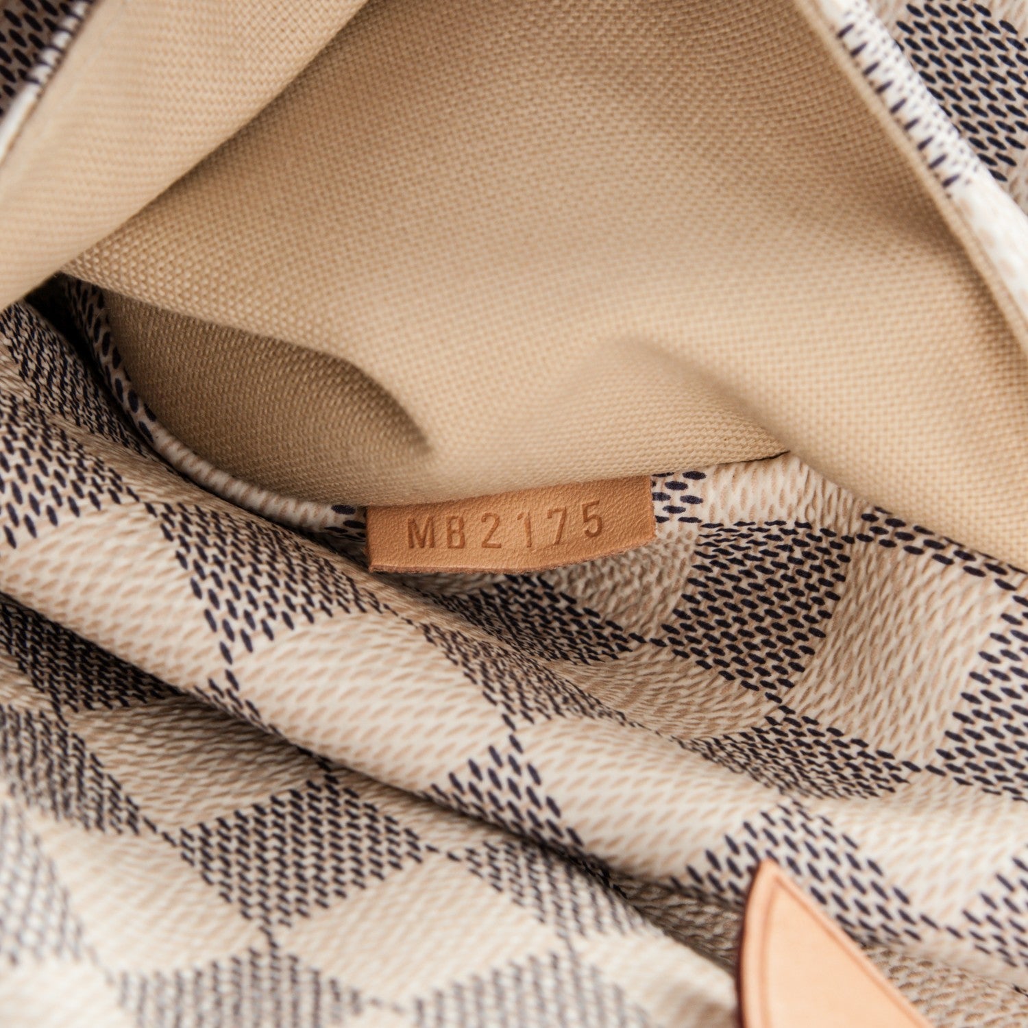 Louis Vuitton Damier Azur Totally MM 7 of 7