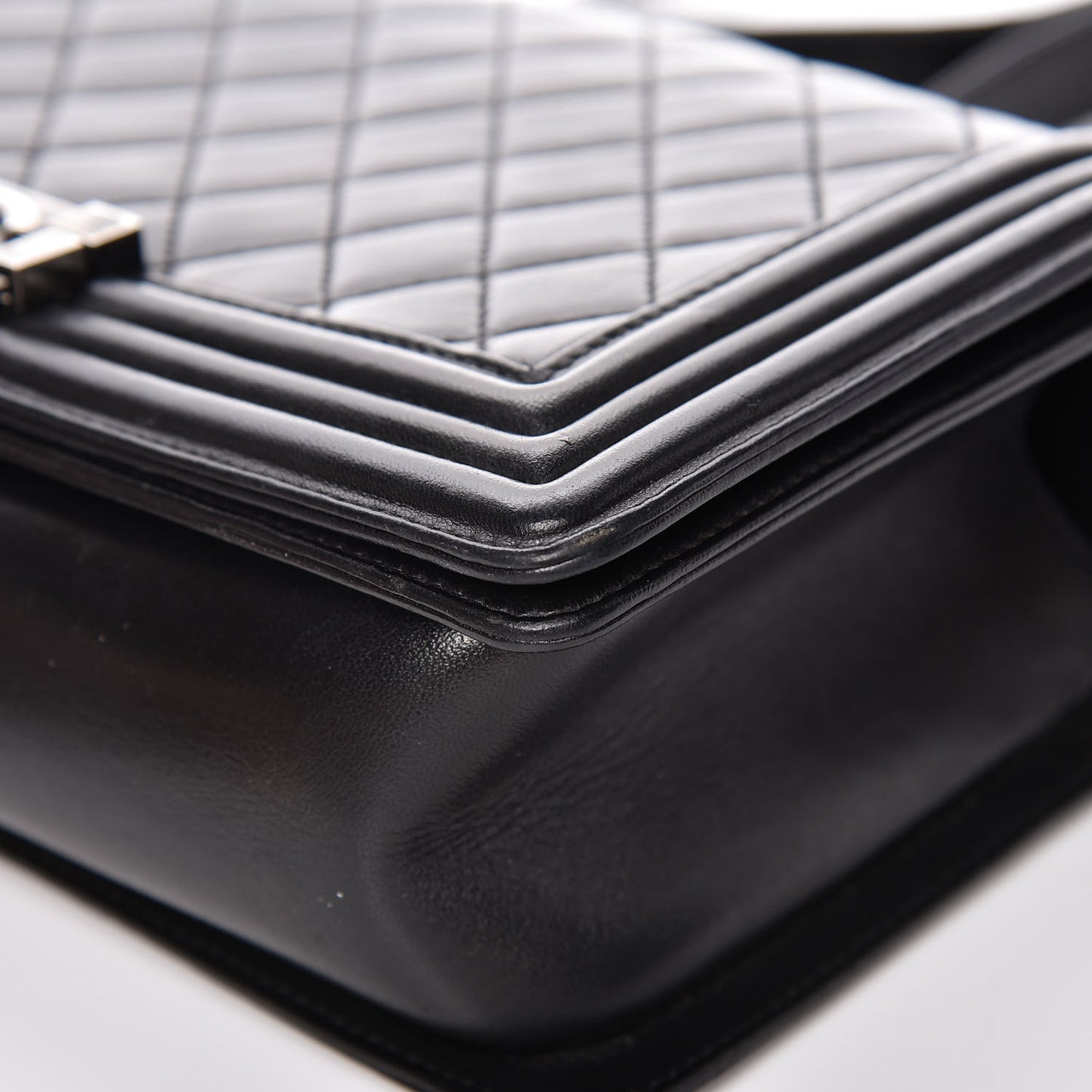 Lambskin Quilted Medium Boy Flap Black