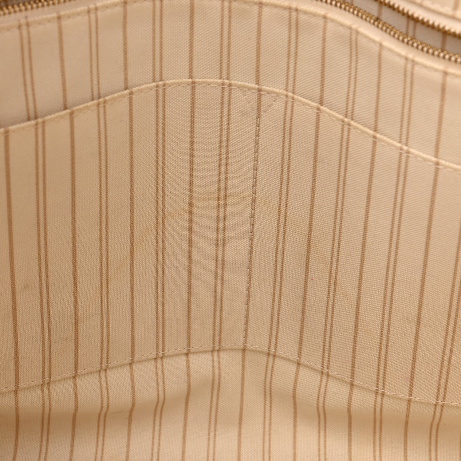 Louis Vuitton Monogram Giant Jungle Onthego GM Ivory 13 of 13