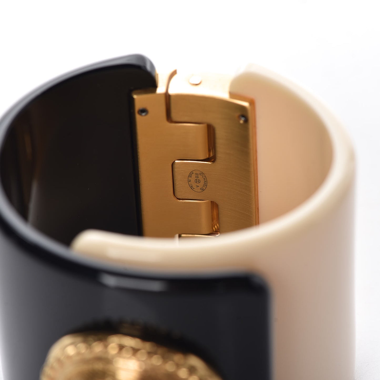 Resin CC Cuff Black Beige
