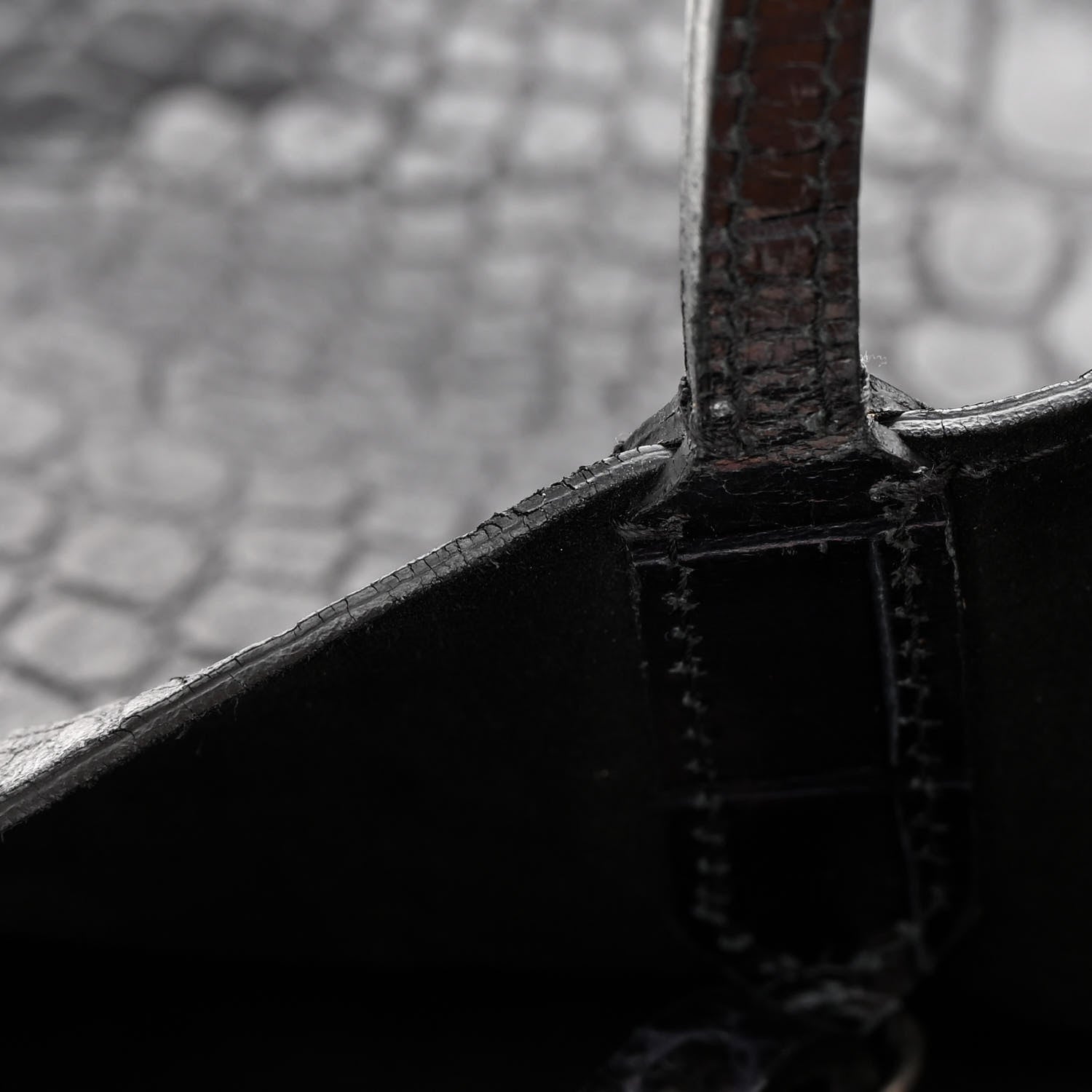 Givenchy Calfskin Crocodile Embossed Medium Antigona Tote Black 13 of 21