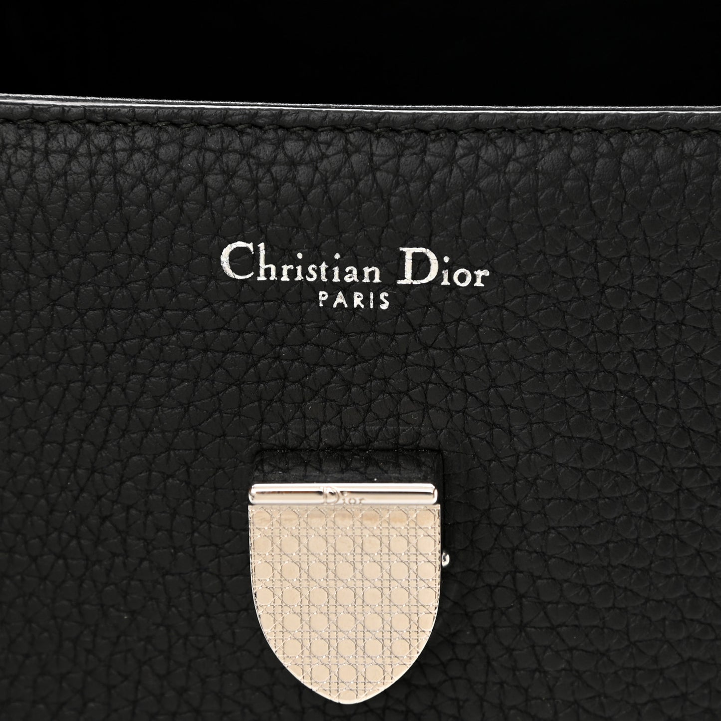 Bullcalf Medium Diorever Flap Black