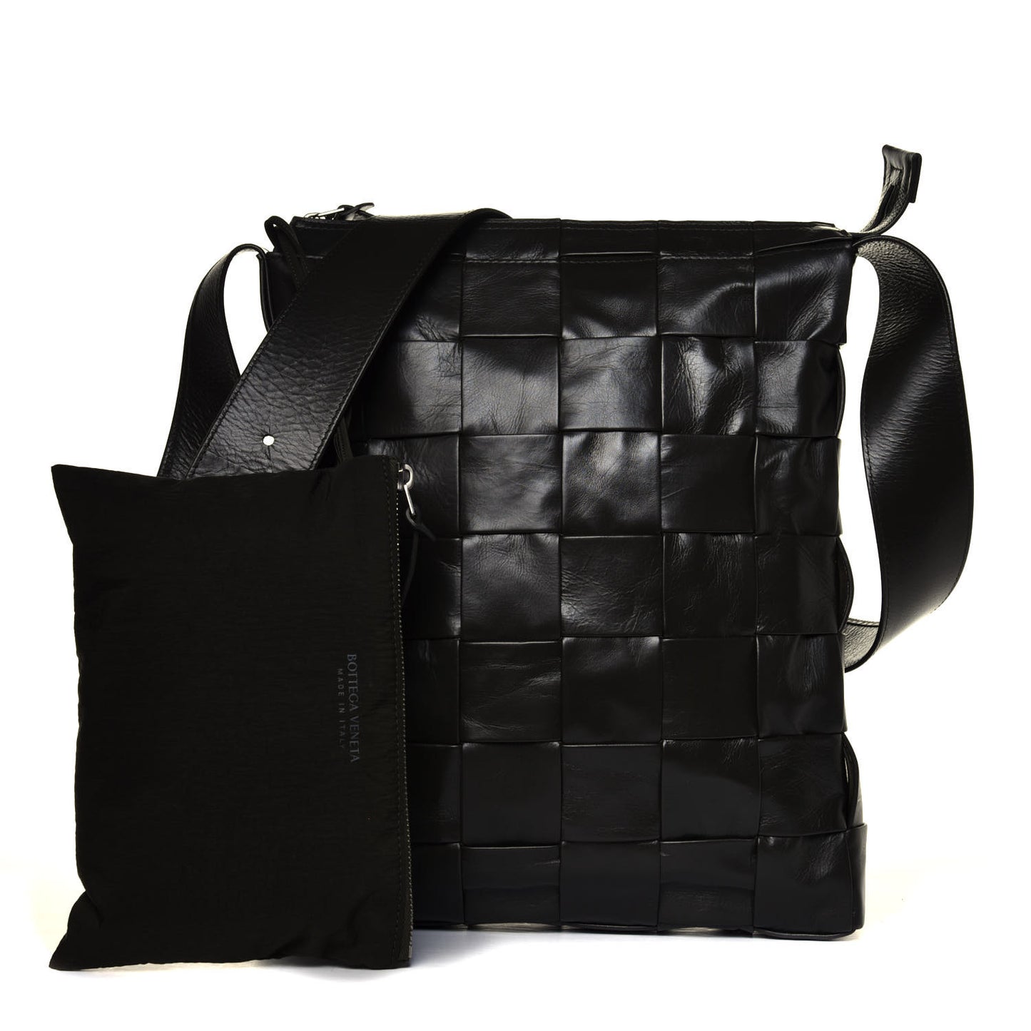 Paper Calfskin Maxi Intrecciato Cassette Messenger Black