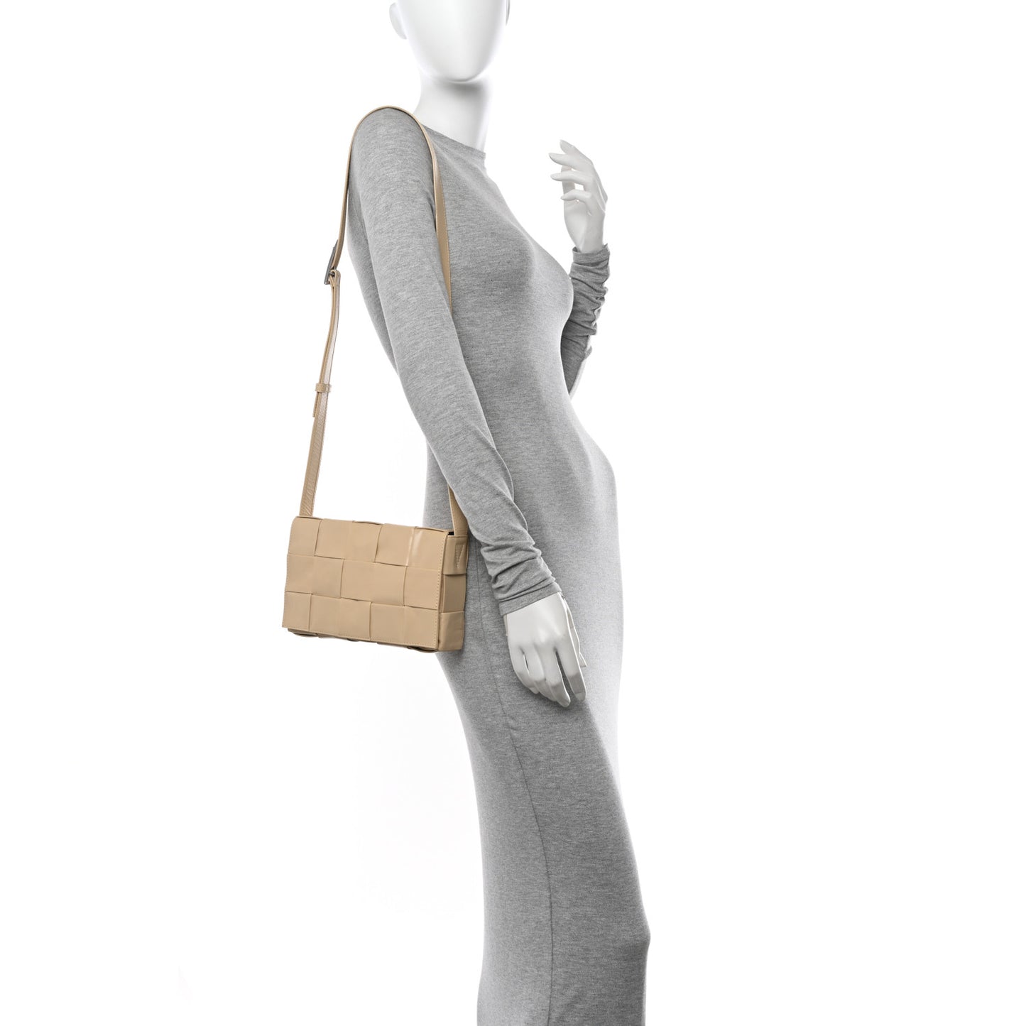 Brushed Calfskin Maxi Intreccio Crossbody Cassette Bag Porridge