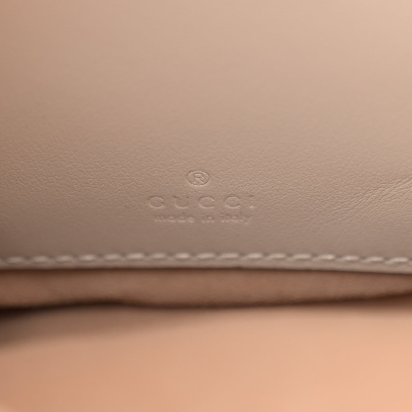 Calfskin Matelasse Mini GG Marmont 2.0 Bucket Bag White