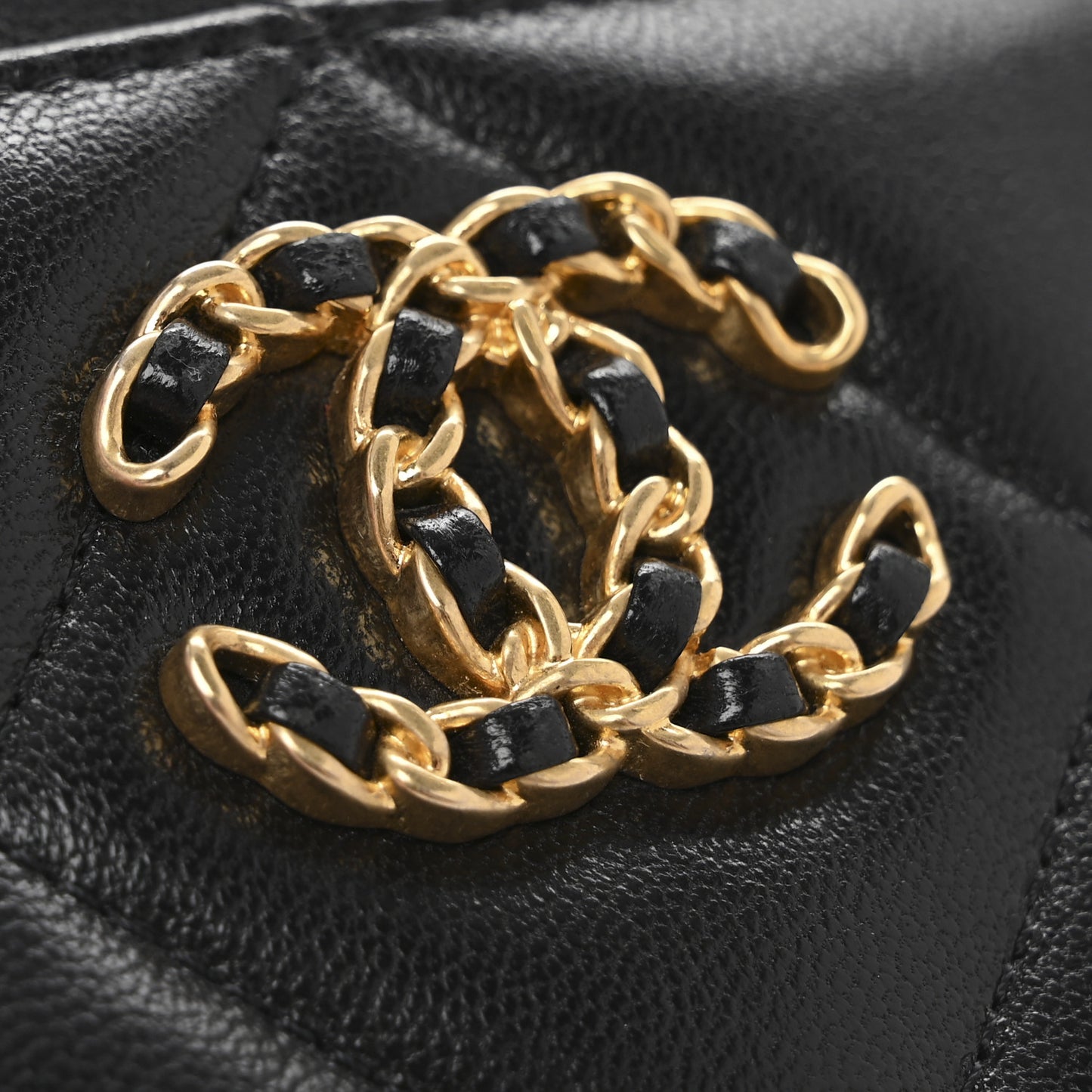 Lambskin Quilted Chanel 19 Card Holder Black