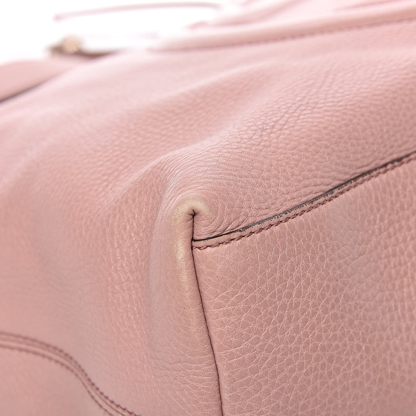 Pebbled Calfskin Medium Soho Chain Shoulder Bag Dark Cipria