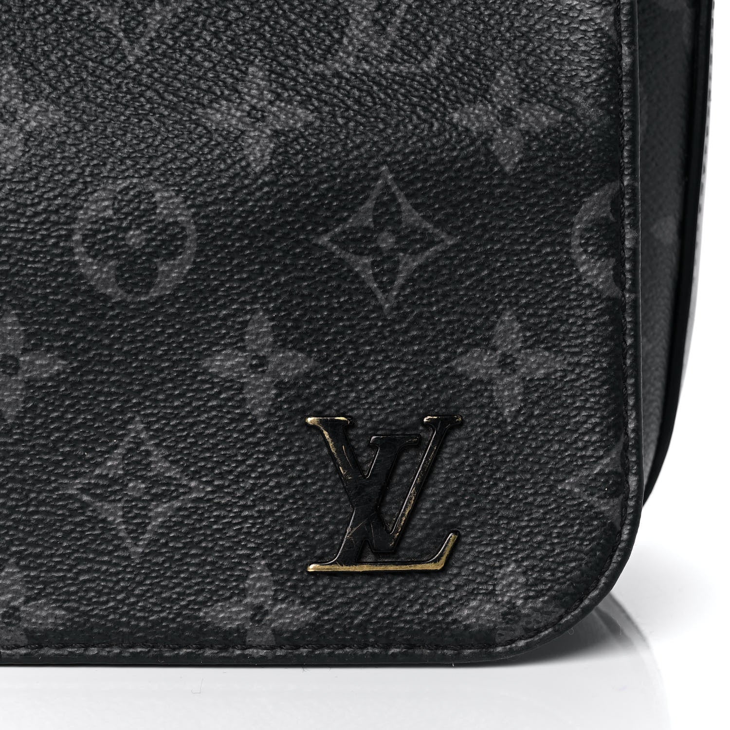 Louis Vuitton Monogram Eclipse District MM 7 of 12