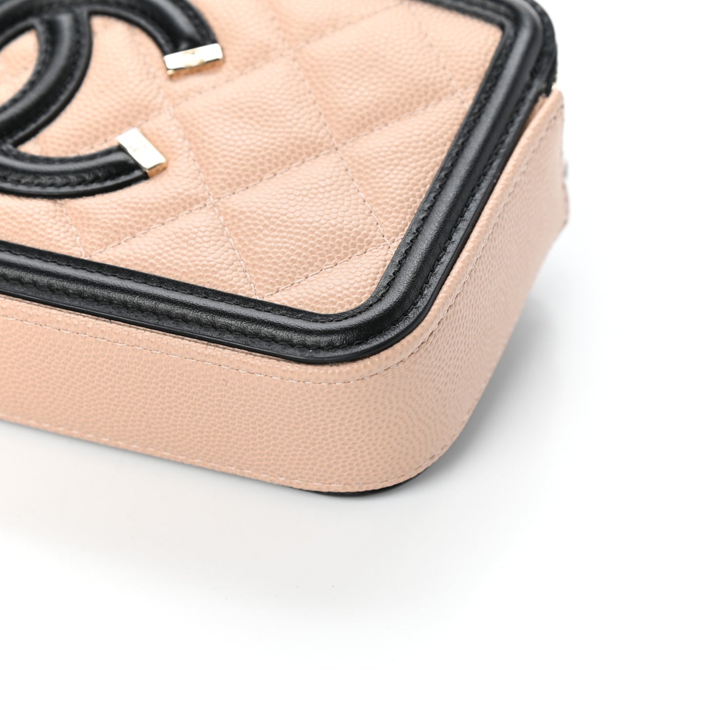 Caviar Quilted CC Filigree Clutch With Chain Beige Black