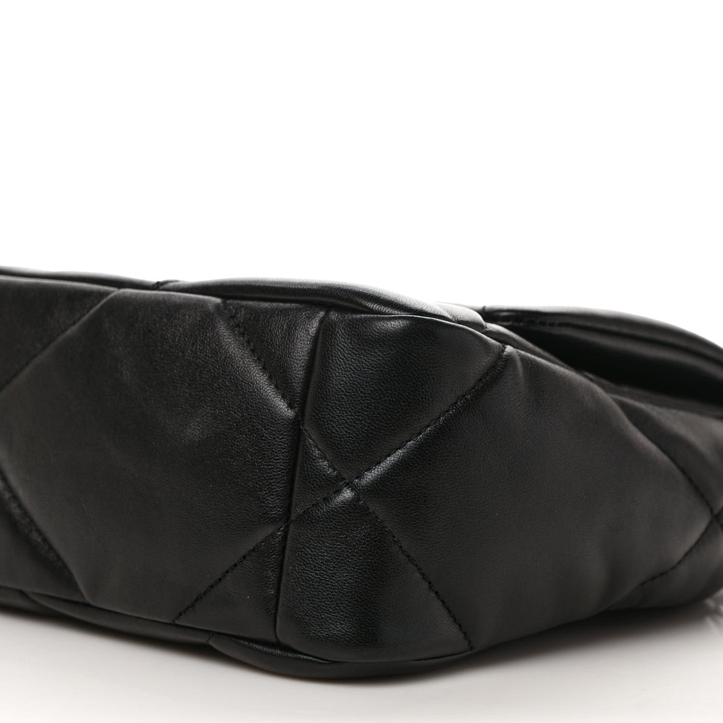 Lambskin Quilted Medium Chanel 19 Flap So Black
