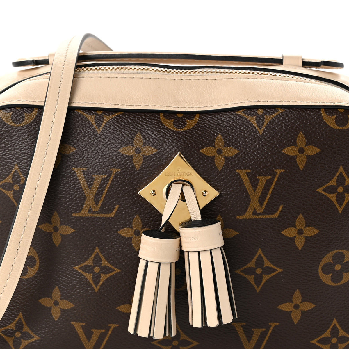 Monogram Saintonge Creme