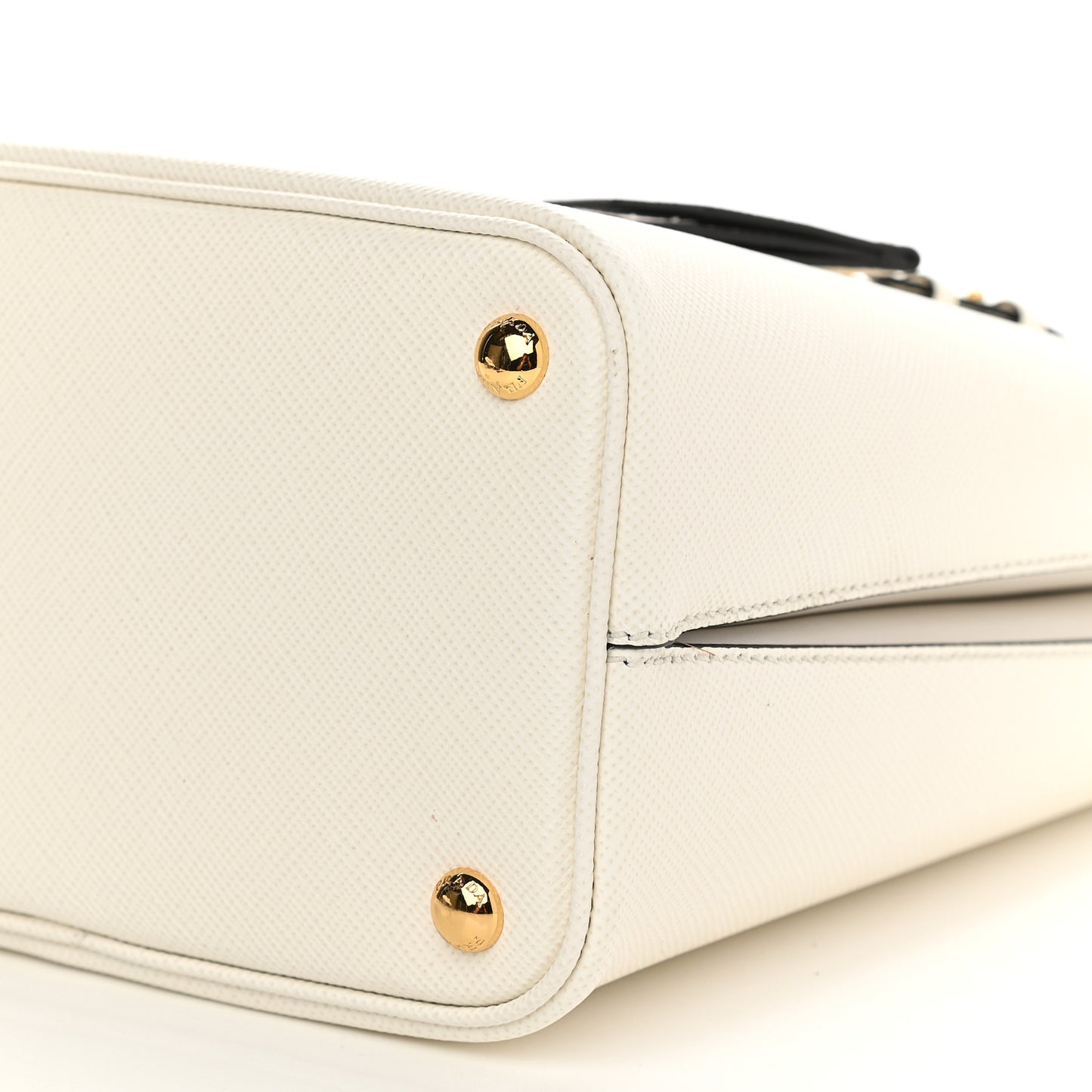Saffiano Cuir Medium Panier Bucket Bag Bianco Black