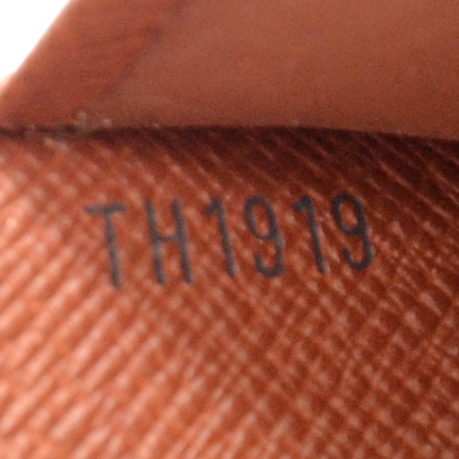 Louis Vuitton Monogram Mini Agenda Cover w Pen 7 of 7