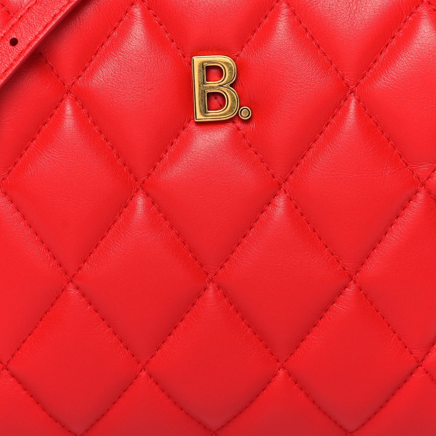 Nappa Calfskin Quilted Touch B Camera Shoulder Bag Bright Red