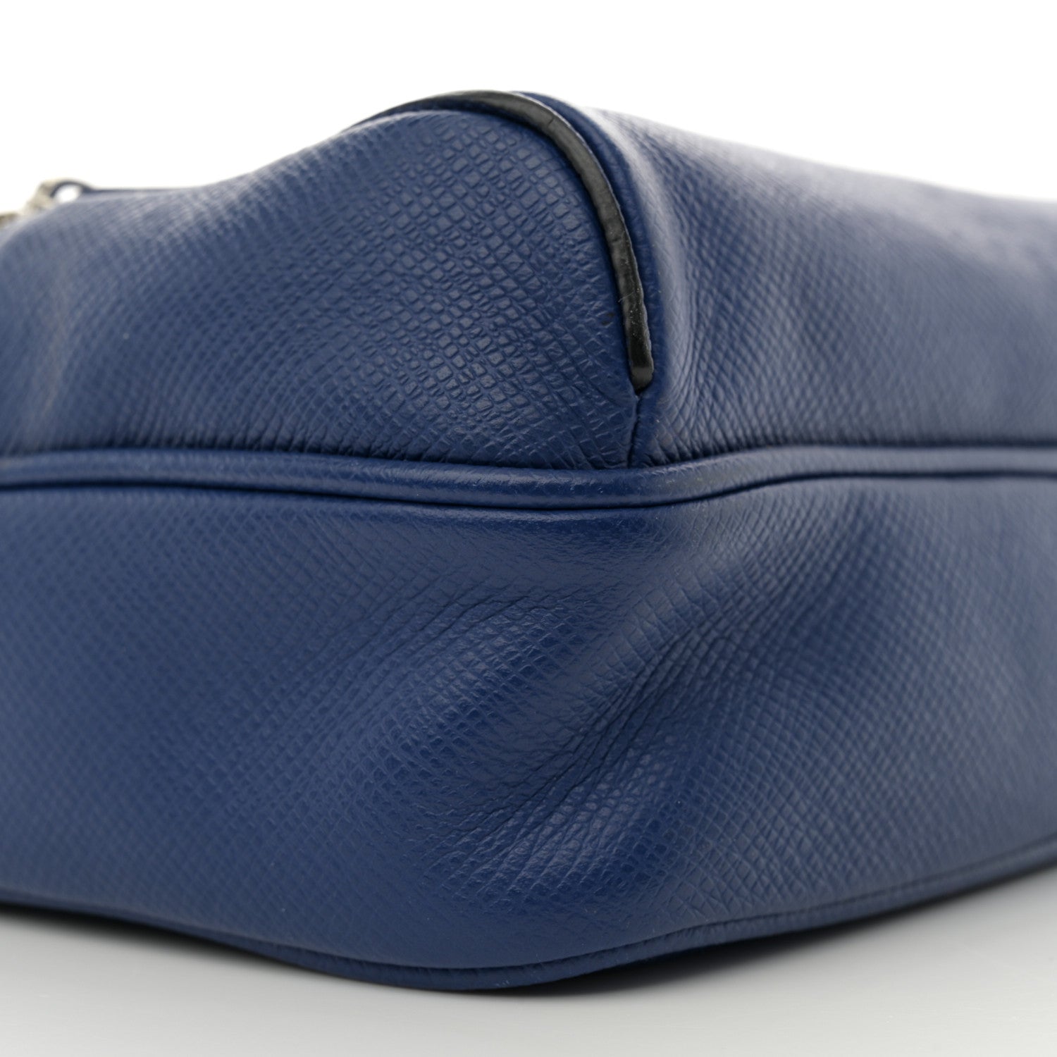 Louis Vuitton Taiga Outdoor Messenger Cobalt 9 of 10