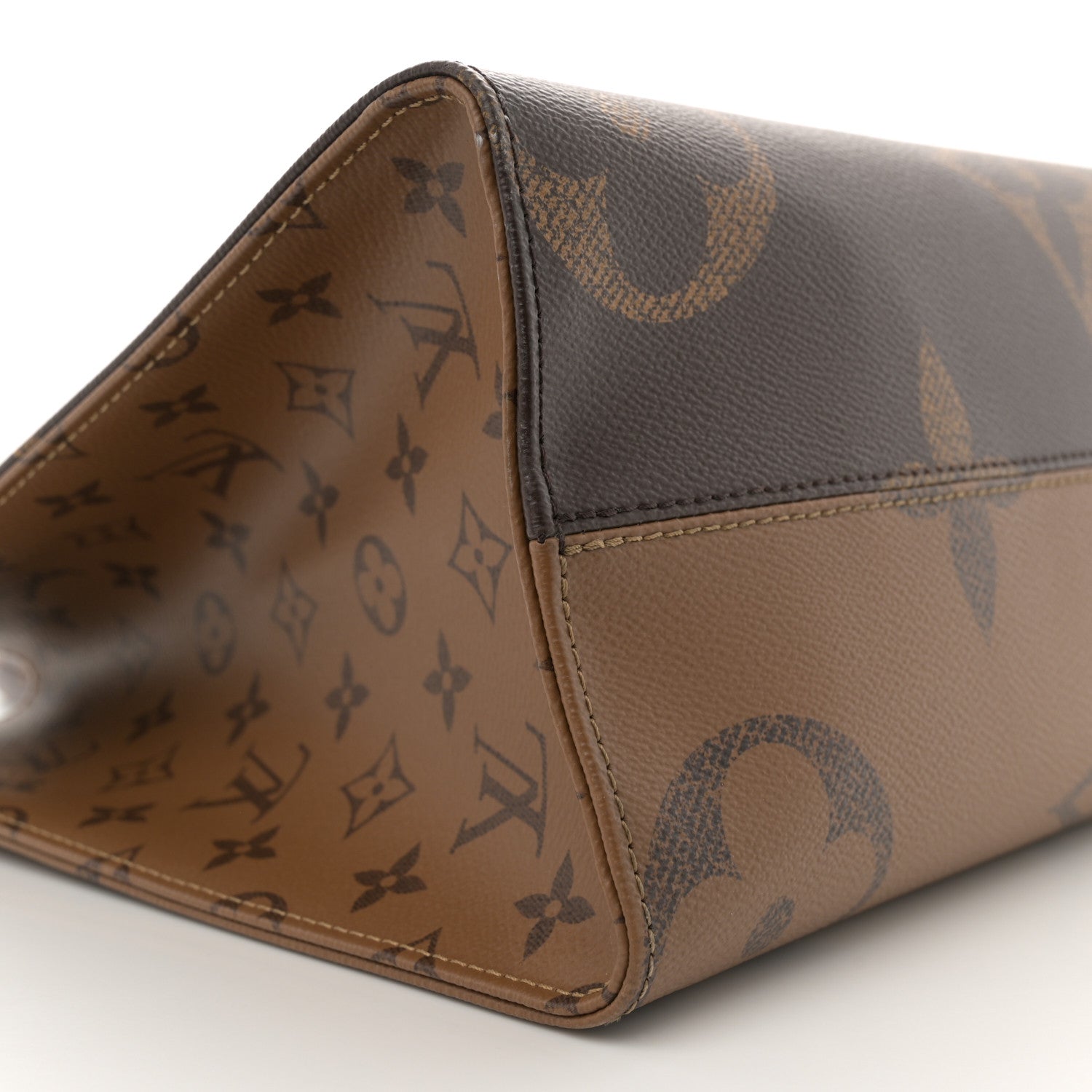 Louis Vuitton Reverse Monogram Giant Onthego MM 9 of 12