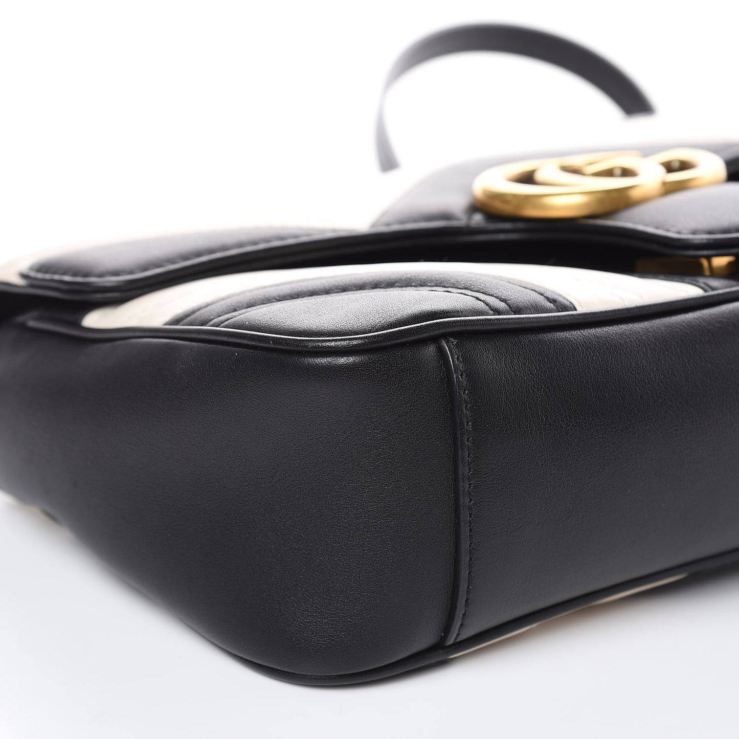 Calfskin Matelasse Small GG Marmont Shoulder Bag Black White