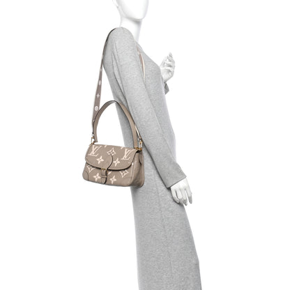 Louis Vuitton Empreinte Monogram Giant Diane Tourterelle Creme 2 of 12