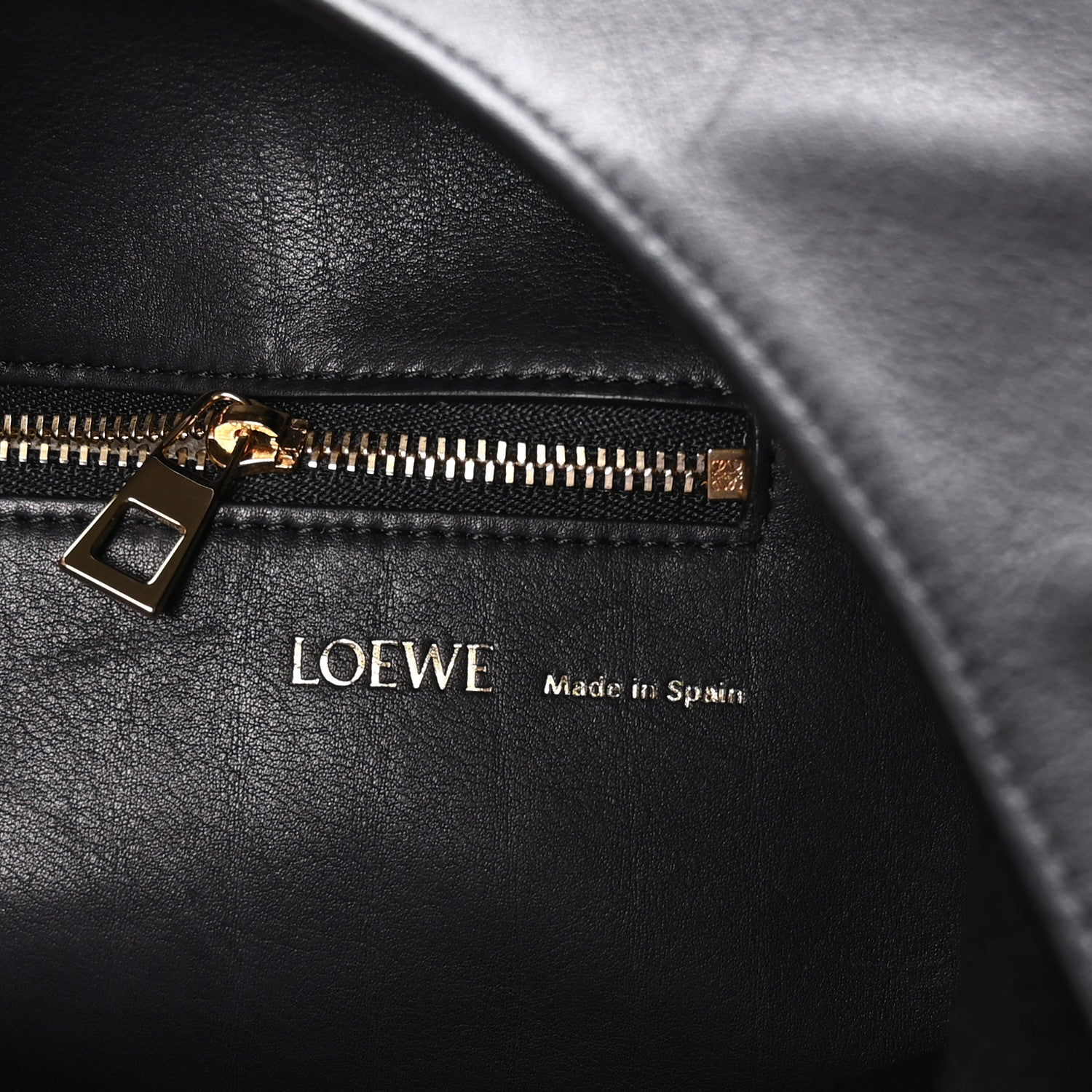 Loewe Calfskin XL Squeeze Cord Bag Black 5 of 8