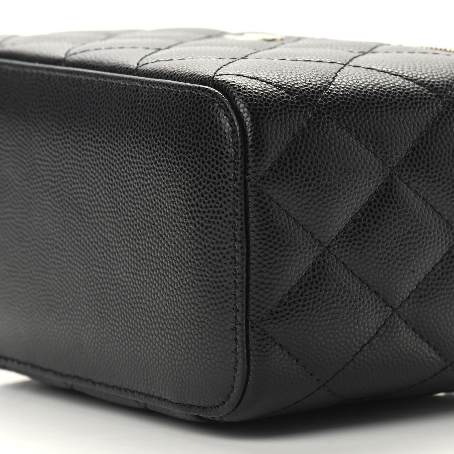 Caviar Quilted Small Vanity Case With Chain Black