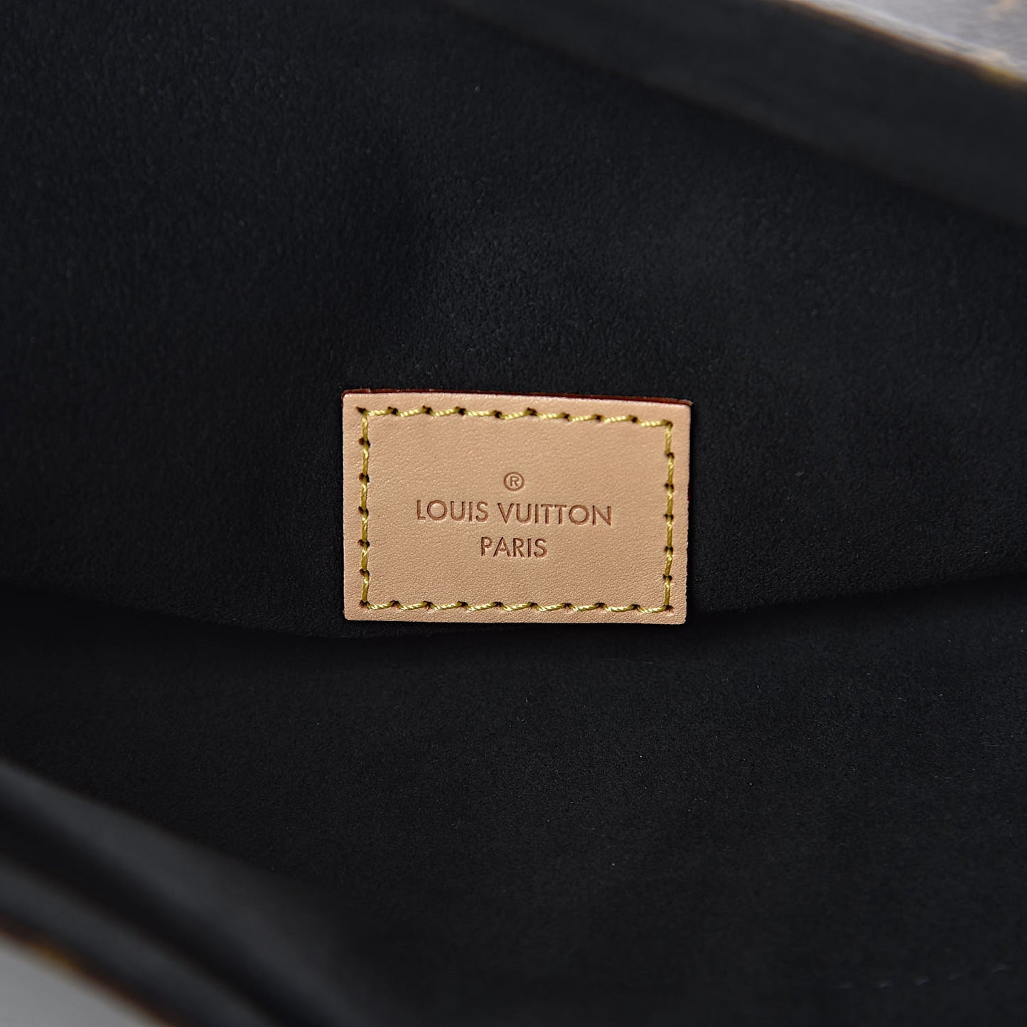 Monogram Gaia Black
