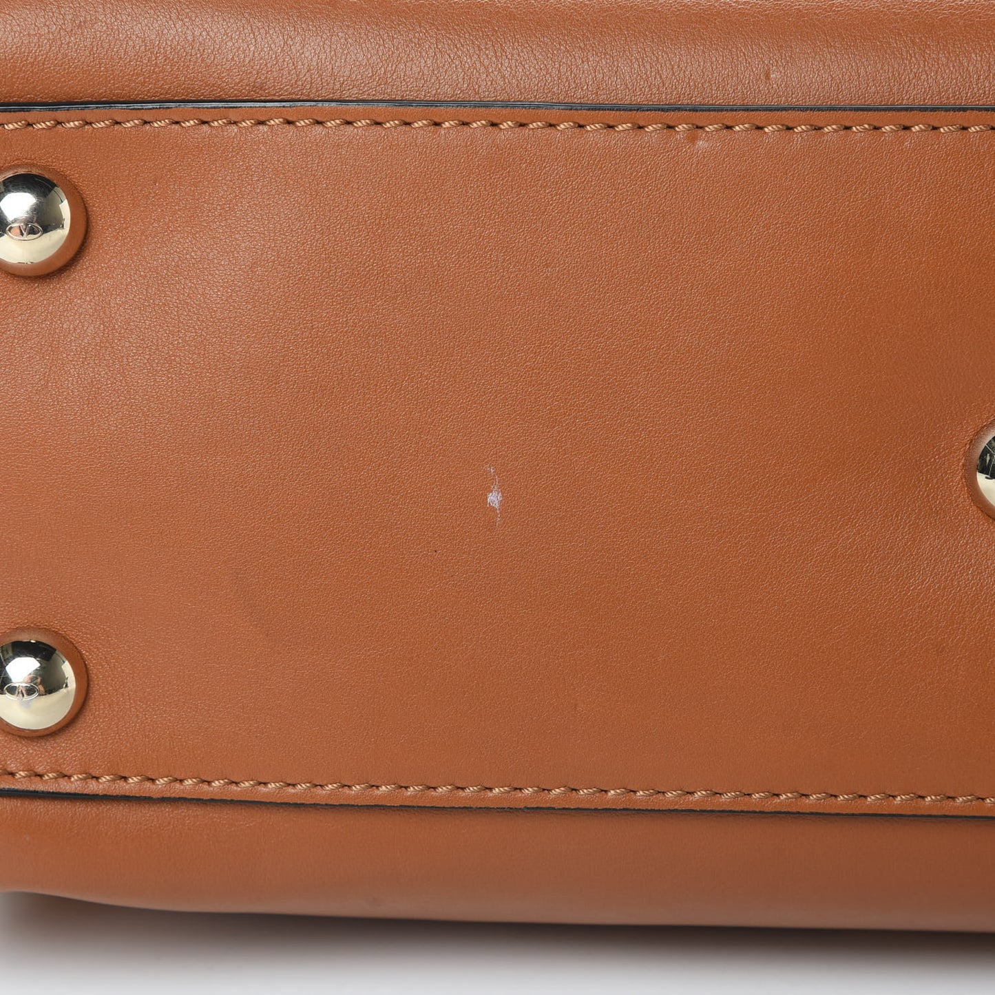 Vitello Rockstud Dome Shopper Light Cuir