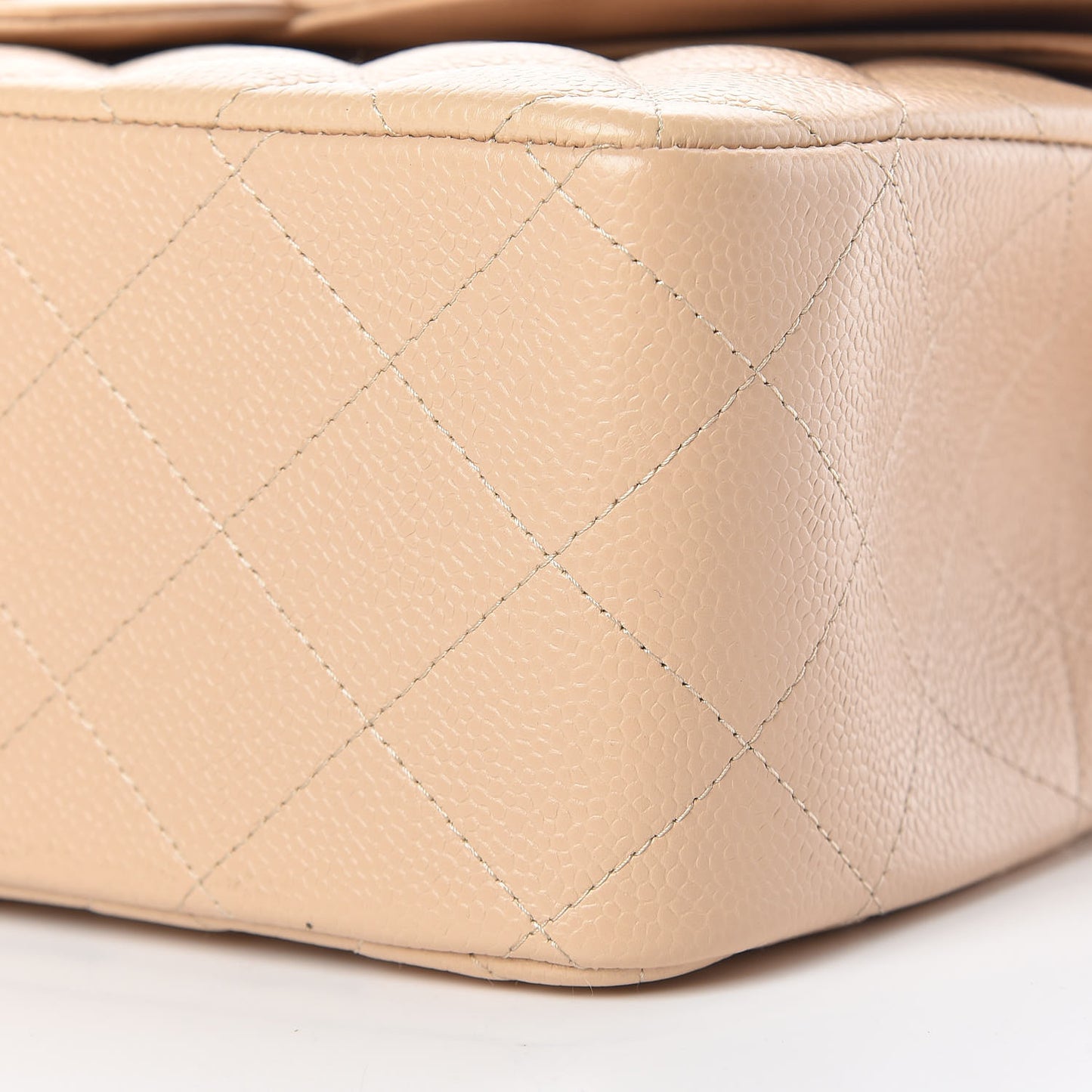 Caviar Quilted Jumbo Double Flap Beige Clair