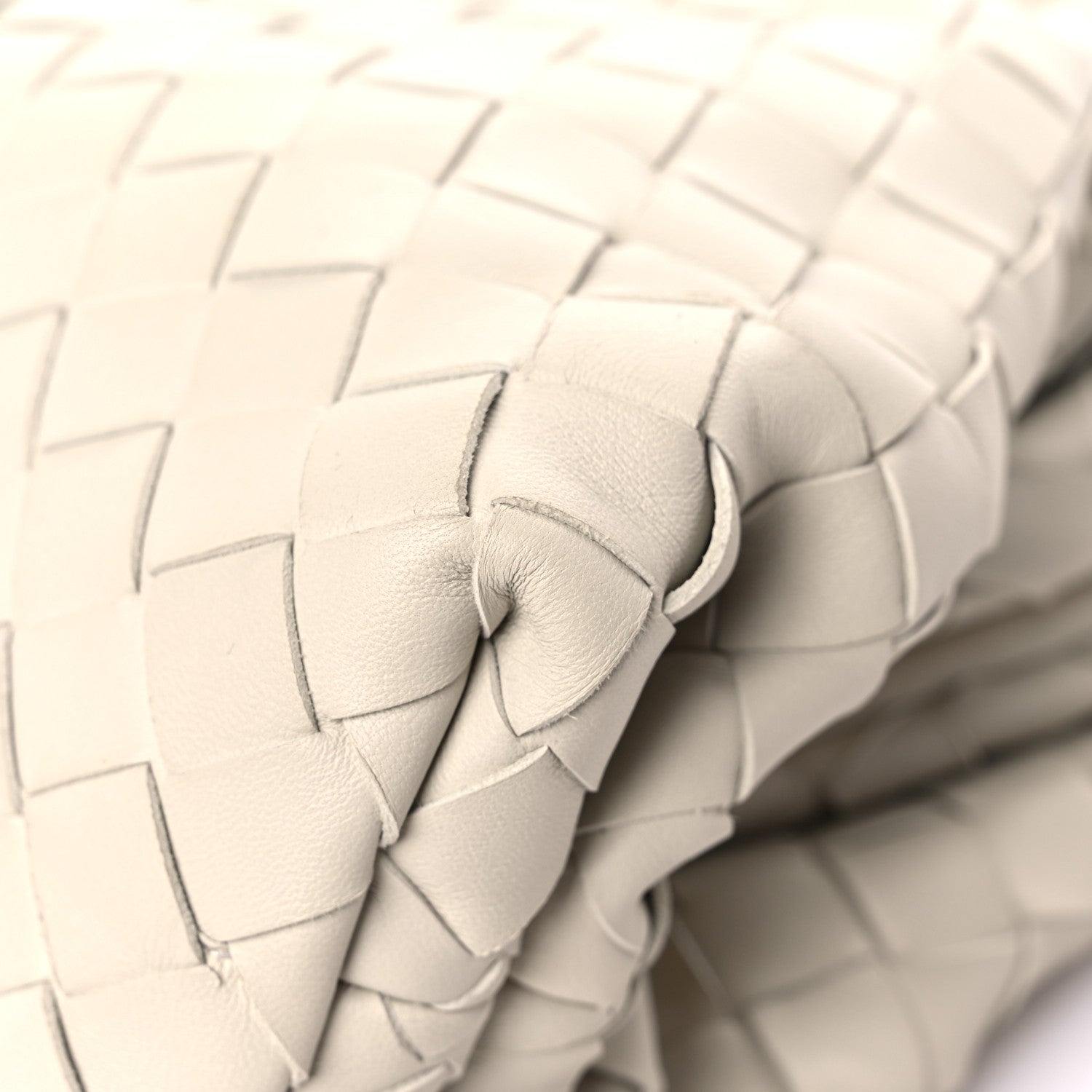 Bottega Veneta Nappa Maxi Intreccio The Pouch Oversized Clutch Plaster 11 of 17