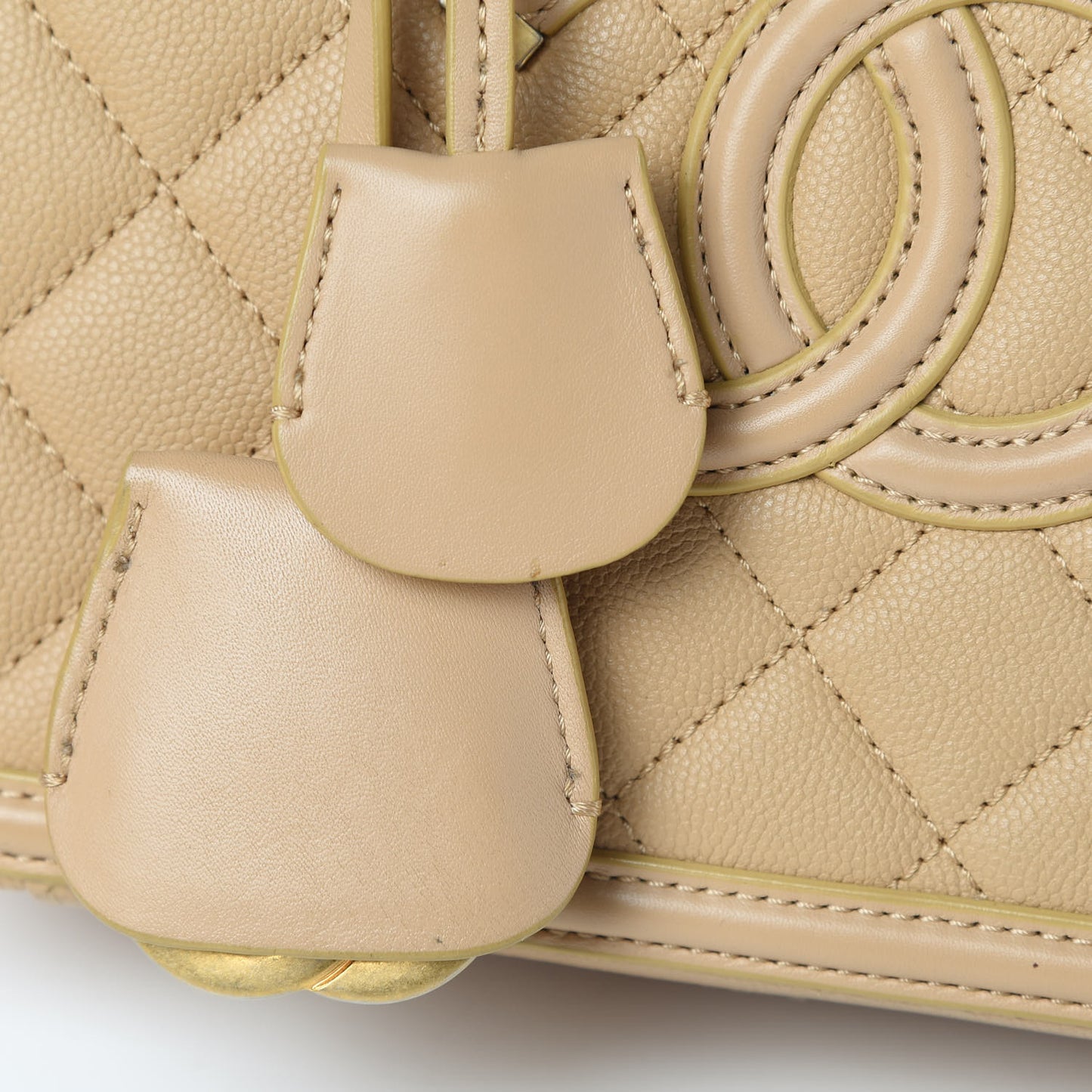 Caviar Quilted Medium CC Filigree Vanity Case Beige